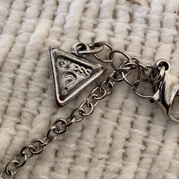 Guess Necklace - Picture 4 of 8